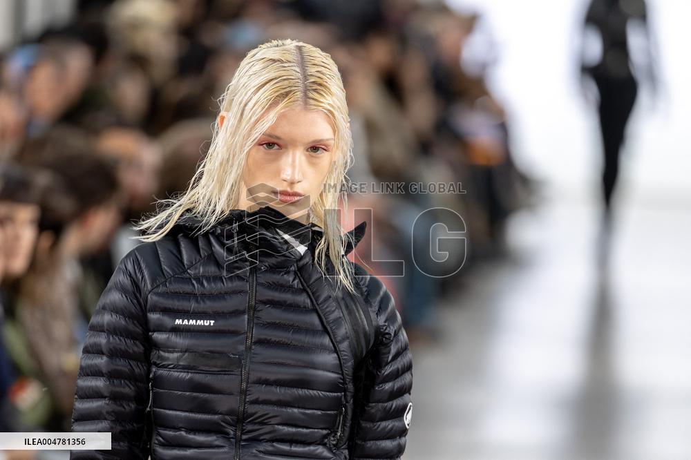 Runway Ottolinger Womenswear - PFW