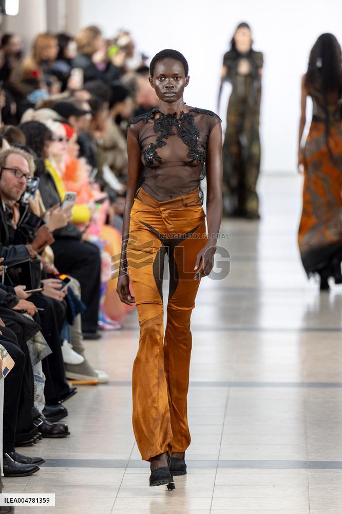 Runway Ottolinger Womenswear - PFW