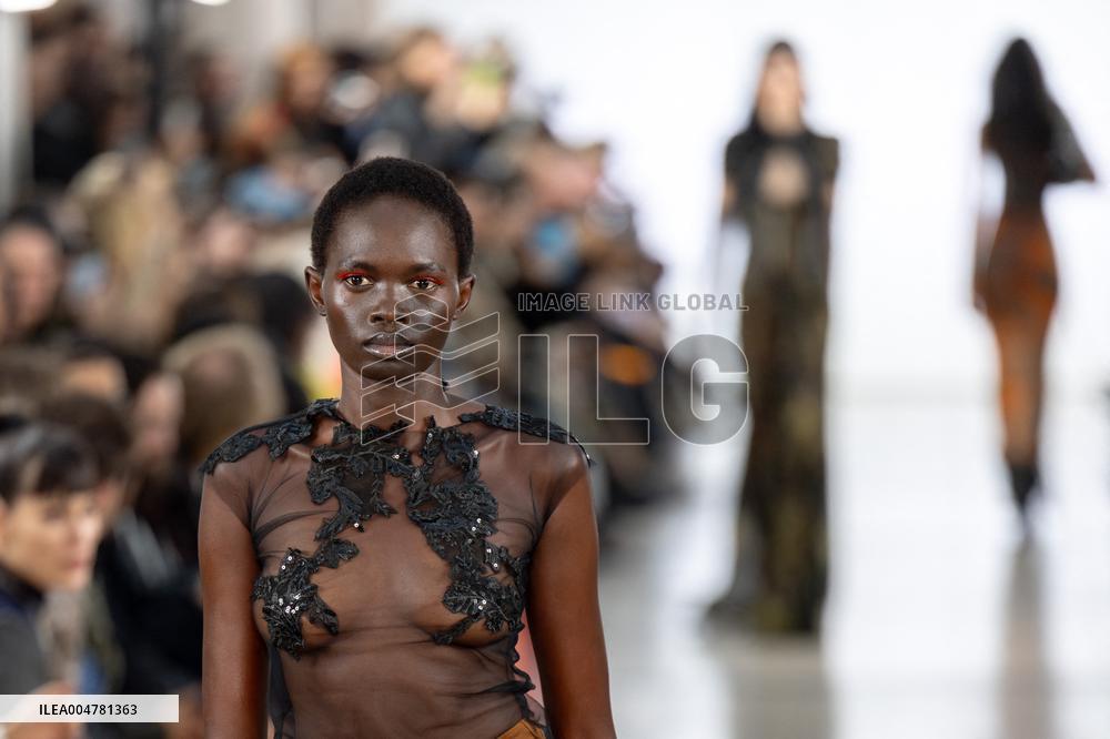 Runway Ottolinger Womenswear - PFW