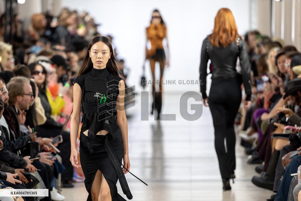Runway Ottolinger Womenswear - PFW