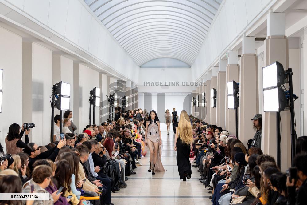 Runway Ottolinger Womenswear - PFW