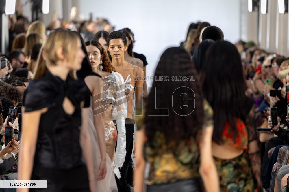 Runway Ottolinger Womenswear - PFW