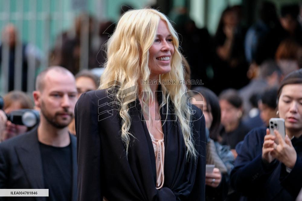 PFW - Chloe Outside Arrivals