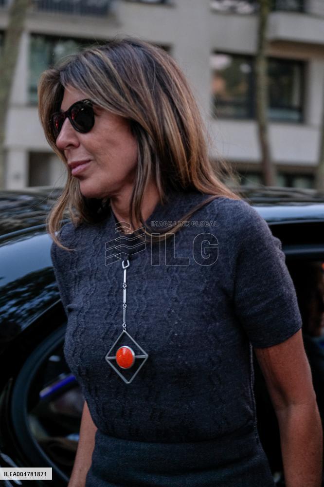 PFW - Chloe Outside Arrivals