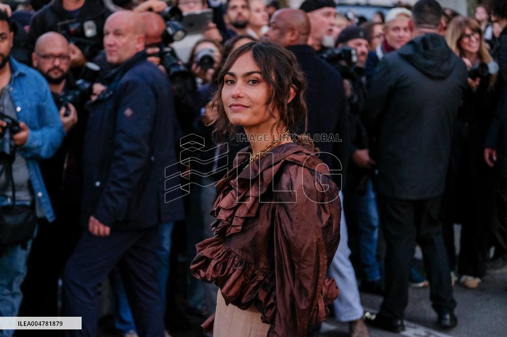 PFW - Chloe Outside Arrivals