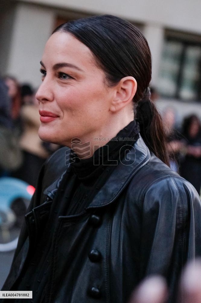 PFW - Chloe Outside Arrivals