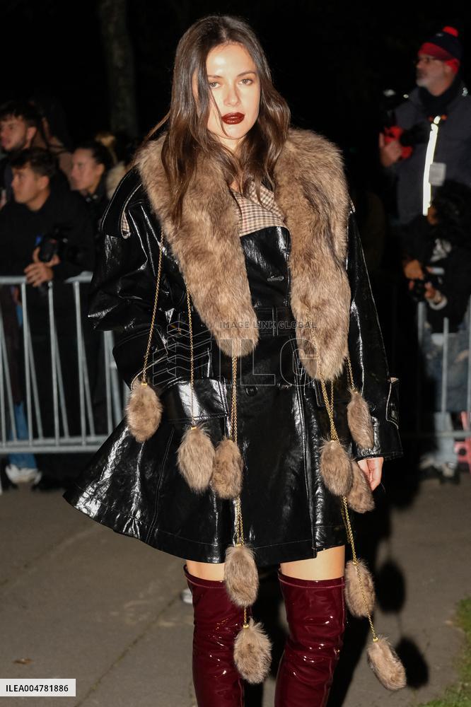 PFW - Chloe Outside Arrivals