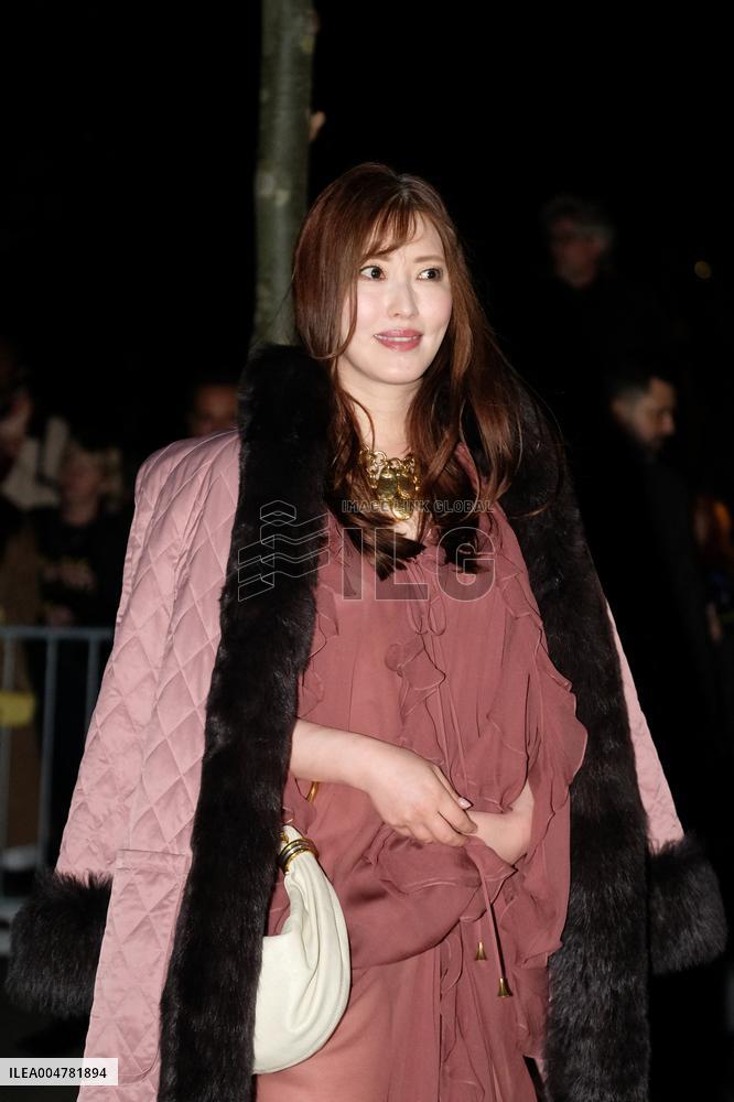 PFW - Chloe Outside Arrivals