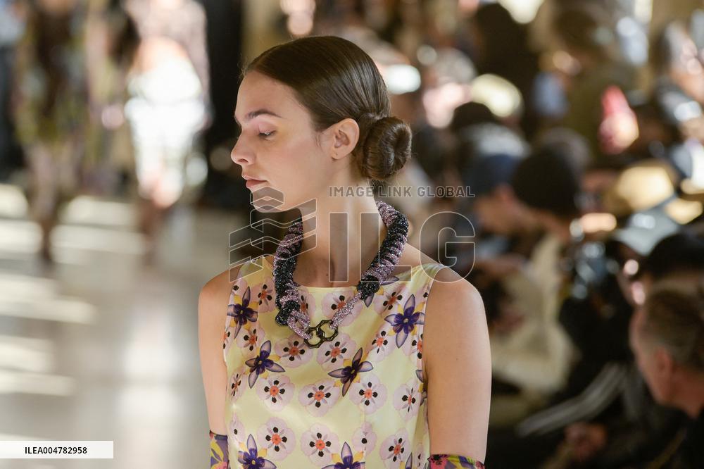 PFW - Shuting Qiu Runway