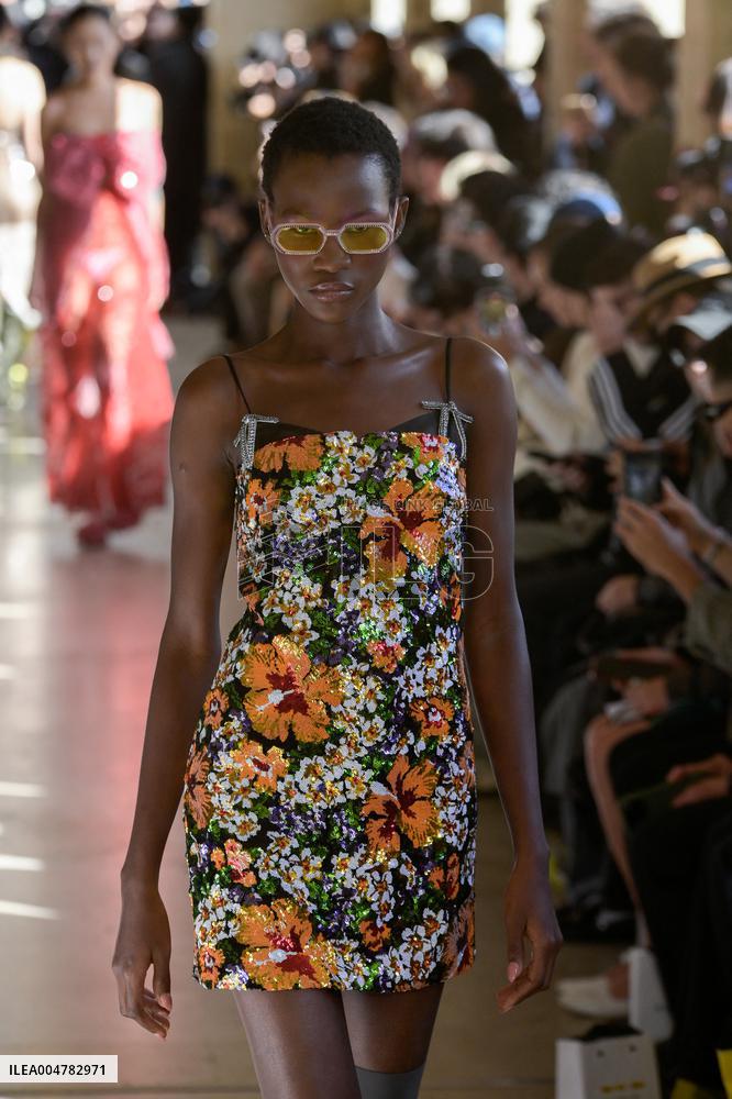 PFW - Shuting Qiu Runway