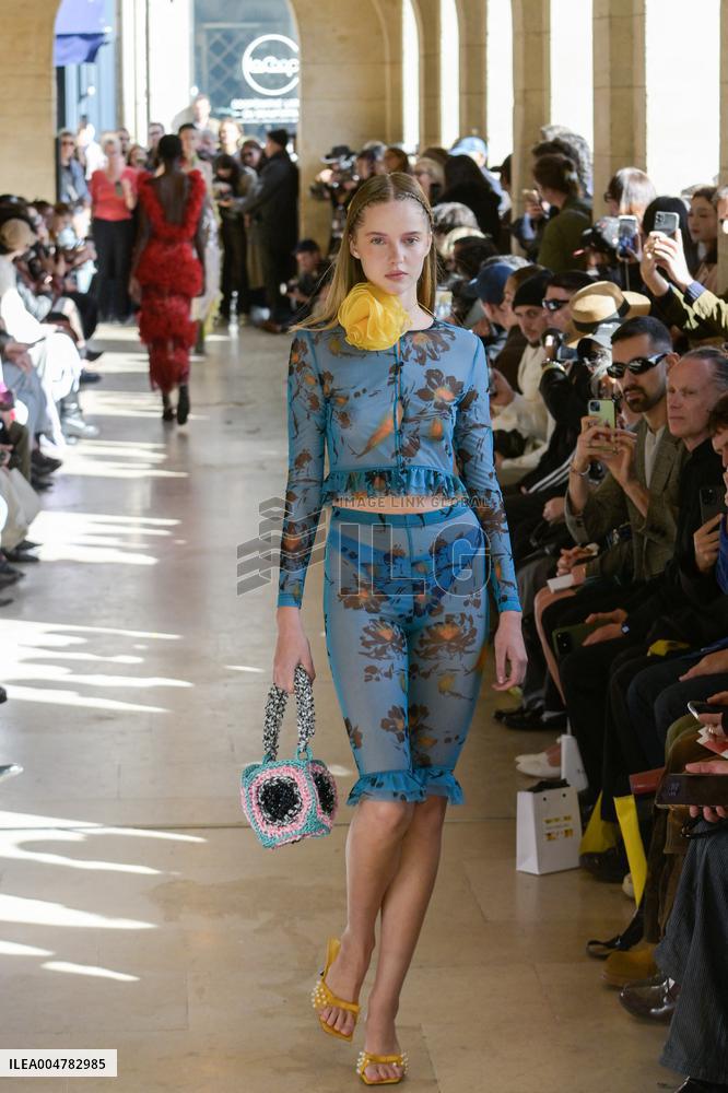 PFW - Shuting Qiu Runway