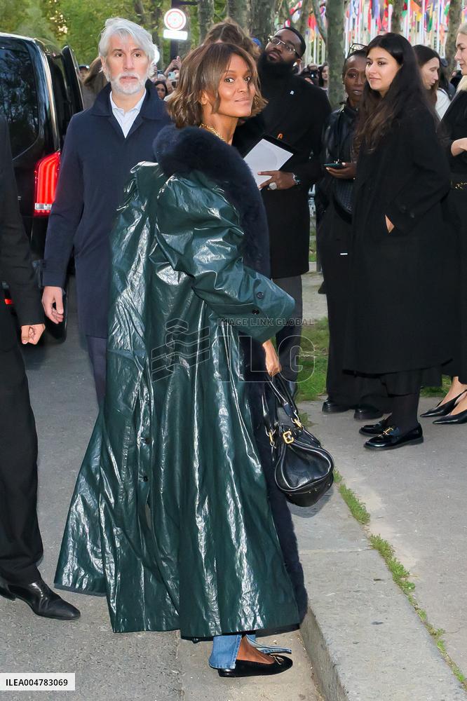 PFW Chloe Outside Arrivals