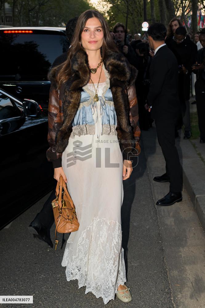 PFW Chloe Outside Arrivals