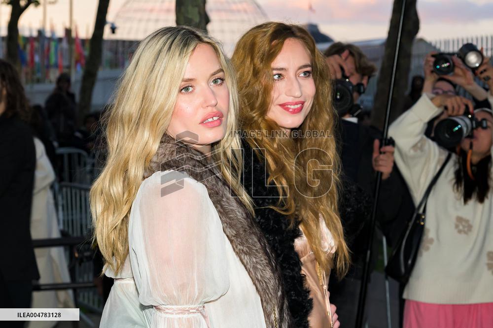 PFW Chloe Outside Arrivals