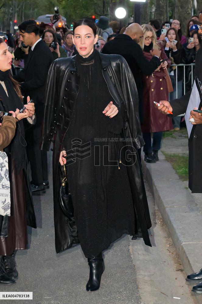 PFW Chloe Outside Arrivals