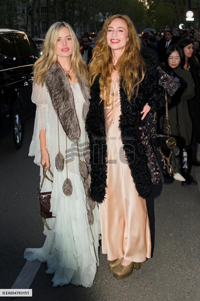 PFW Chloe Outside Arrivals