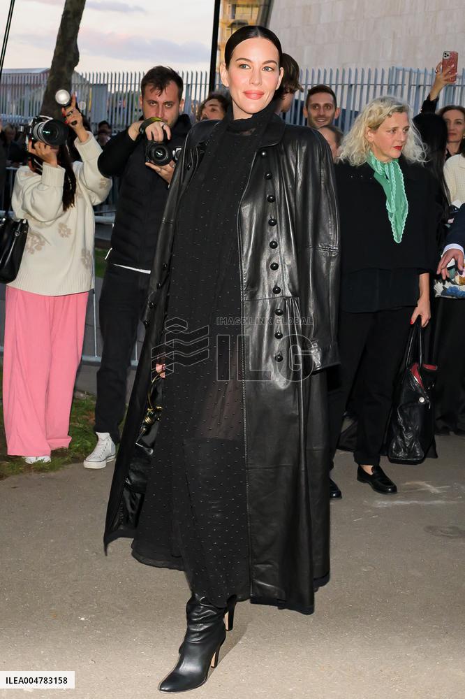 PFW Chloe Outside Arrivals