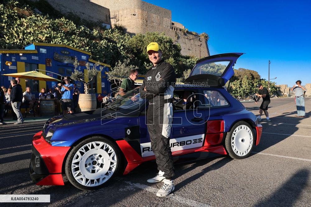 The New Renault 5 Turbo 3E Unveiled On The Calvi Harbour