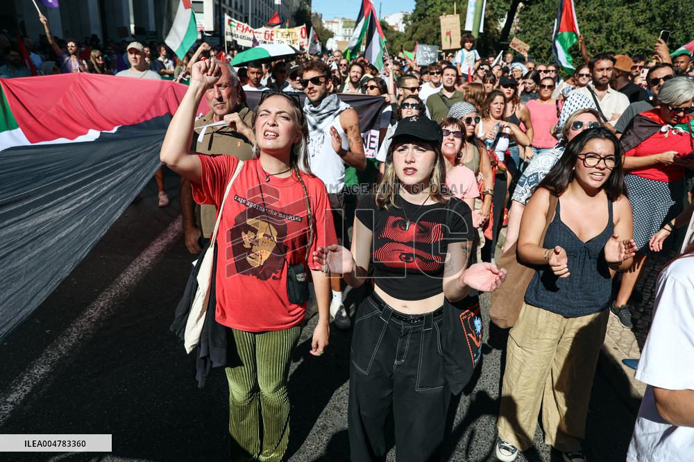 Demonstration In Support Of The Palestinian People - Lisbon