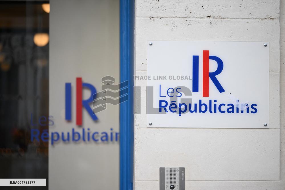 Atmosphere Outside Les Republicains Headquarters - Paris
