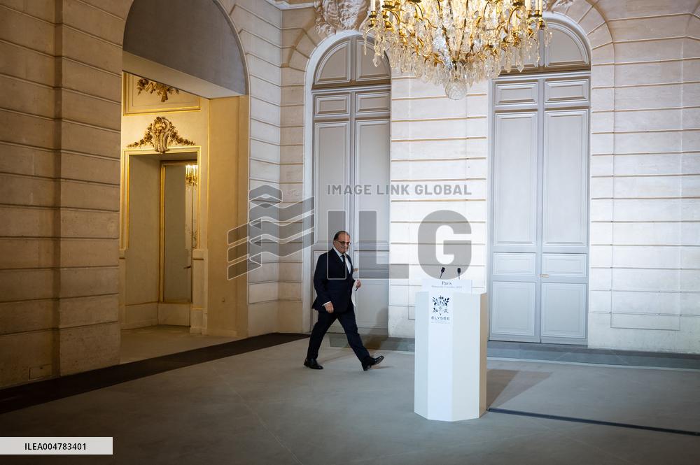 Announcement of The New Government - Paris