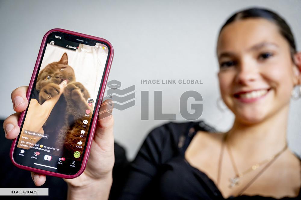 Illustration - A Teenage Girl On Her Cell Phone