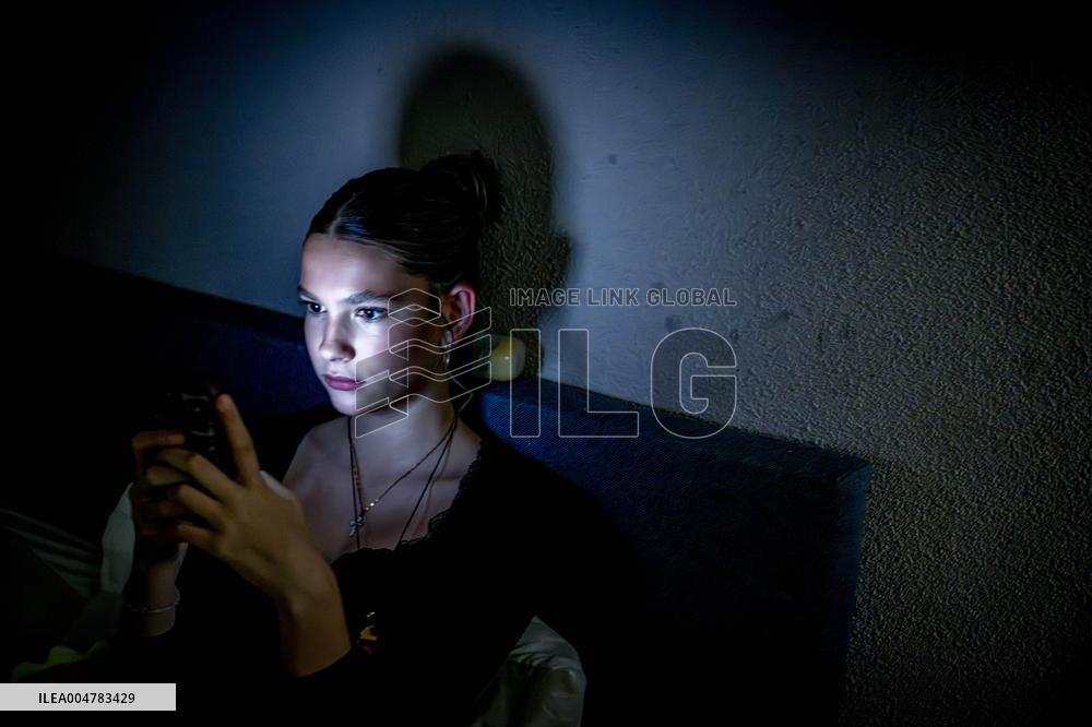 Illustration - A Teenage Girl On Her Cell Phone