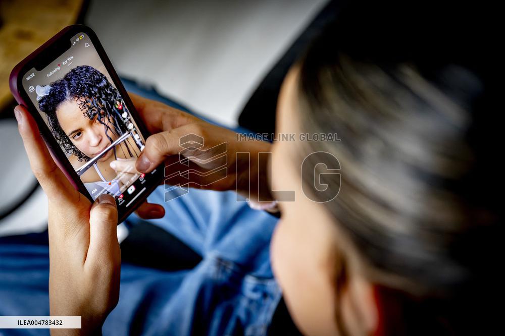 Illustration - A Teenage Girl On Her Cell Phone