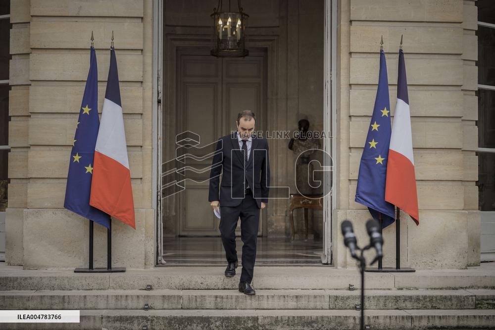 Statement by French outgoing Prime Minister Sebastien Lecornu after resignation - Paris
