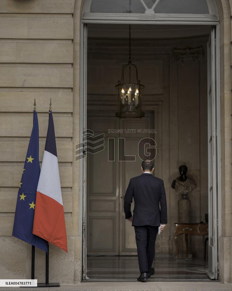 Statement by French outgoing Prime Minister Sebastien Lecornu after resignation - Paris