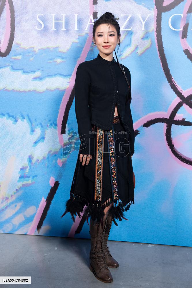 PFW Shiatzy Chen Photocall