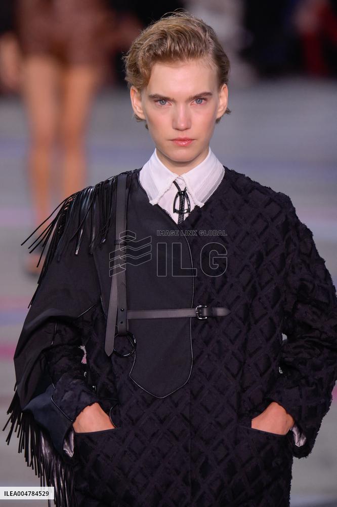 PFW - Shiatzy Chen Runway