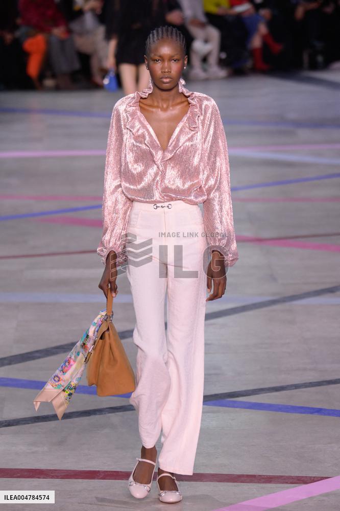 PFW - Shiatzy Chen Runway