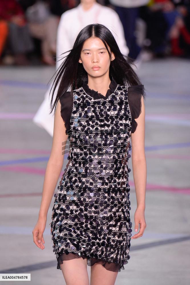 PFW - Shiatzy Chen Runway