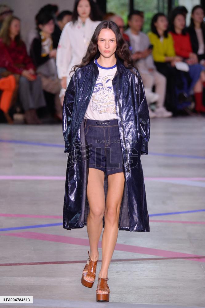 PFW - Shiatzy Chen Runway