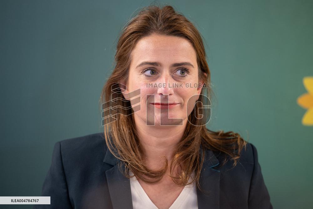 Marine Tondelier gives a press conference - Paris