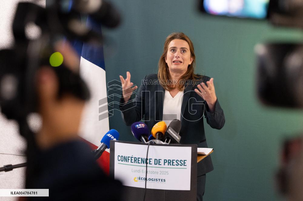 Marine Tondelier gives a press conference - Paris