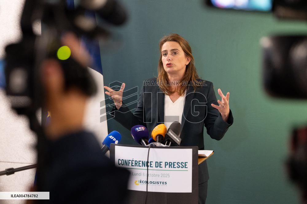 Marine Tondelier gives a press conference - Paris