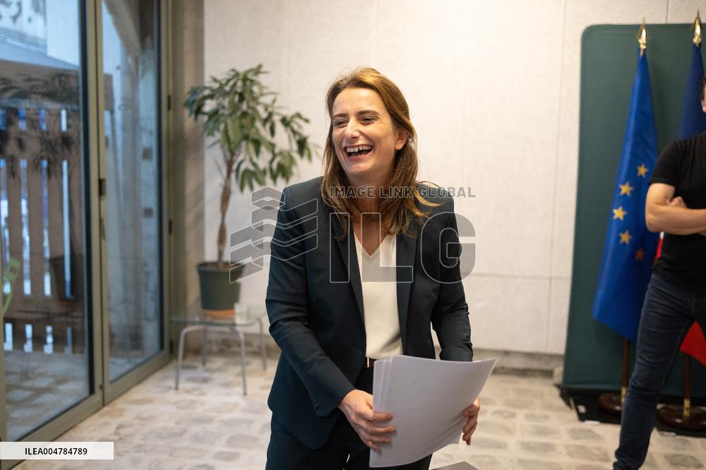 Marine Tondelier gives a press conference - Paris