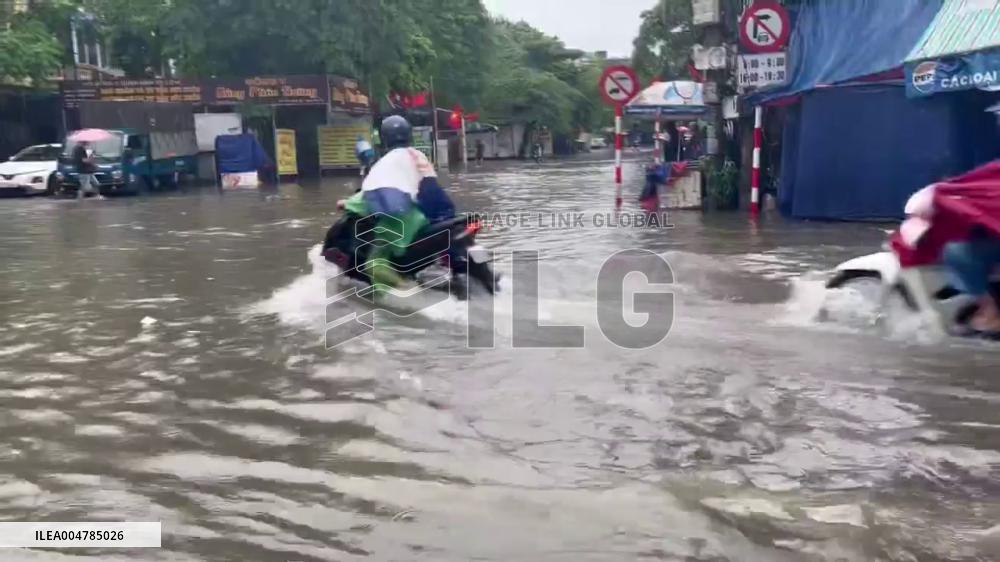 Vietnam: Torrential Rain Causes Flooding, Widespread Chaos in Hanoi 2