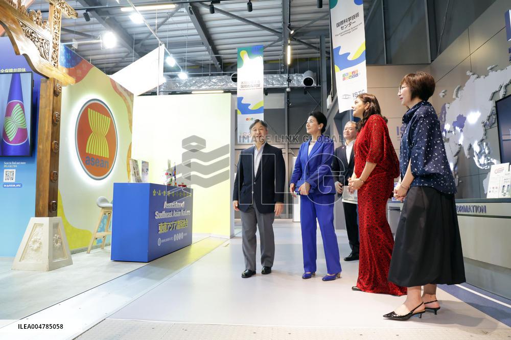 Japan emperor, empress visit Osaka expo