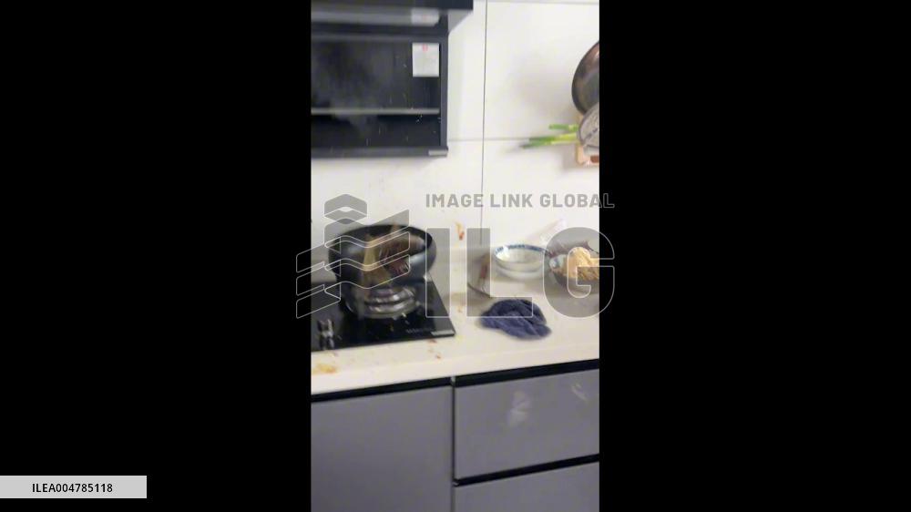 China: Fish Jumps From Boiling Pot, Topples Stove in Jiangsu