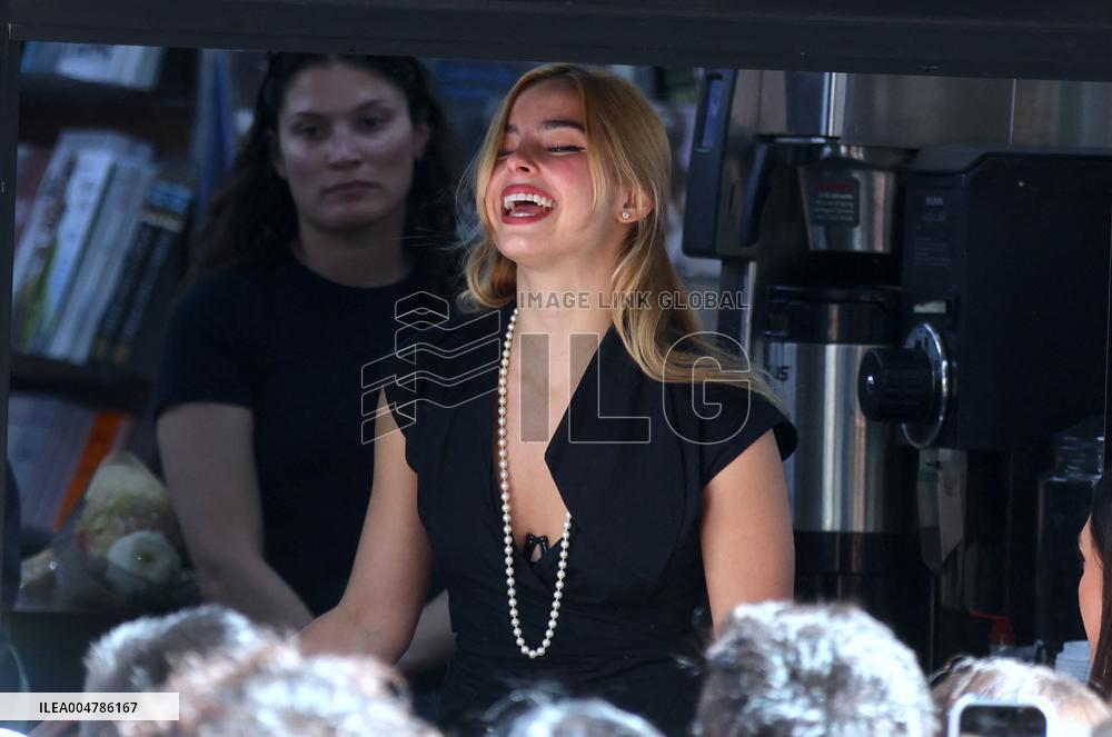 Addison Rae out in New York