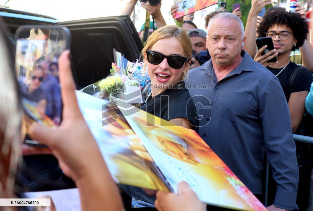 Addison Rae out in New York