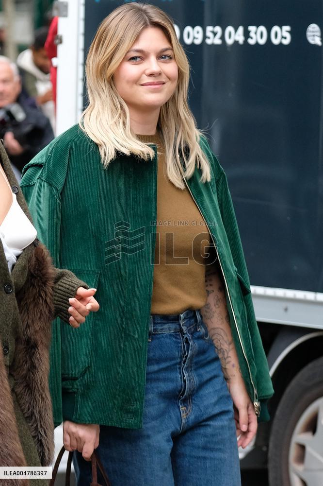 PFW - Miu Miu Outside Arrivals