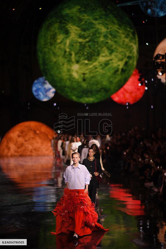 Chanel Runway Fashion Week Paris.FC