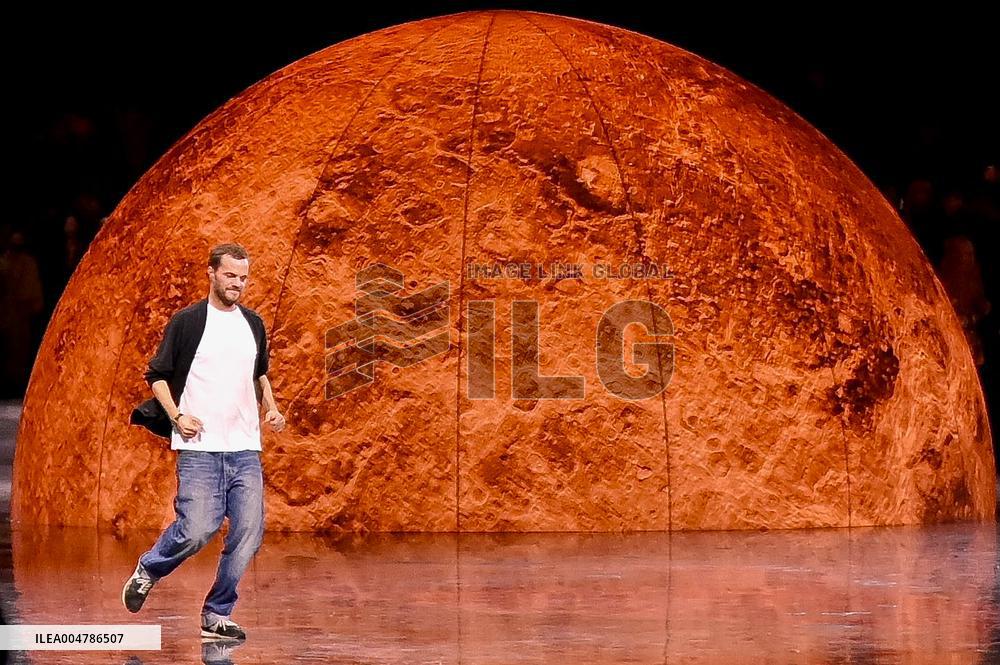 Chanel Runway Fashion Week Paris.FC