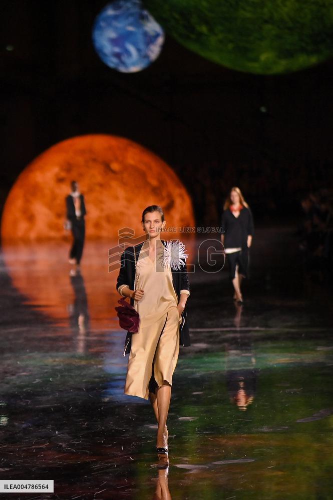 Chanel Runway Fashion Week Paris.FC