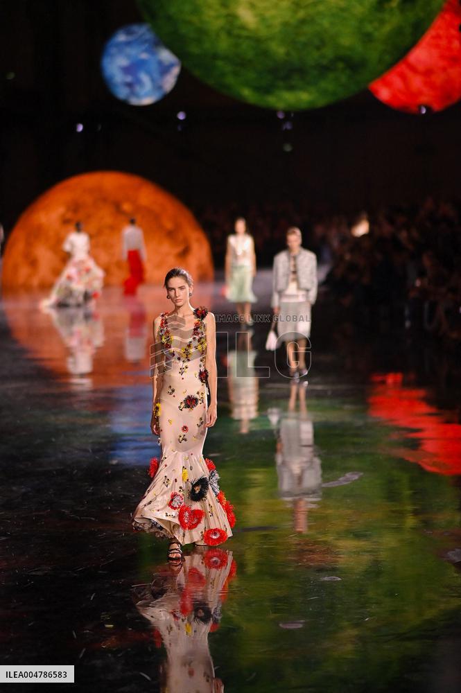 Chanel Runway Fashion Week Paris.FC