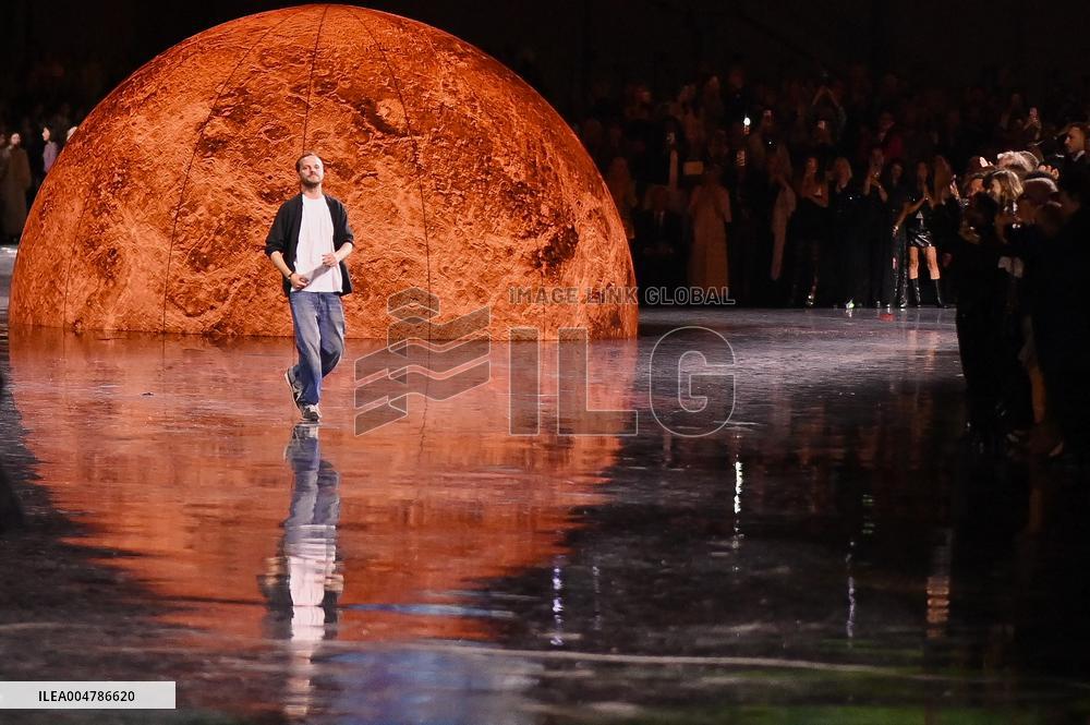 Chanel Runway Fashion Week Paris.FC